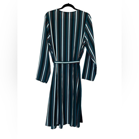 Forever 21 Plus - Green Stripped Cover up kimono robe size 2x - Picture 2 of 5